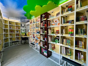 خدمات دهی کتابخانه سیار هدهدسفید قزوین در نمایشگاه کتاب
