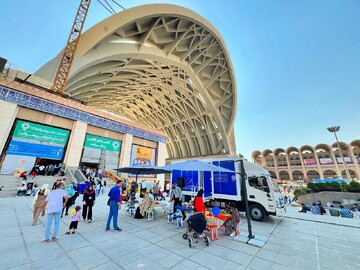 خدمات دهی کتابخانه سیار قزوین در نمایشگاه کتاب تهران