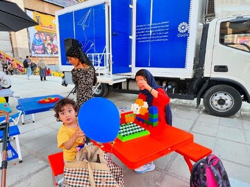 خدمات دهی کتابخانه سیار قزوین در نمایشگاه کتاب تهران