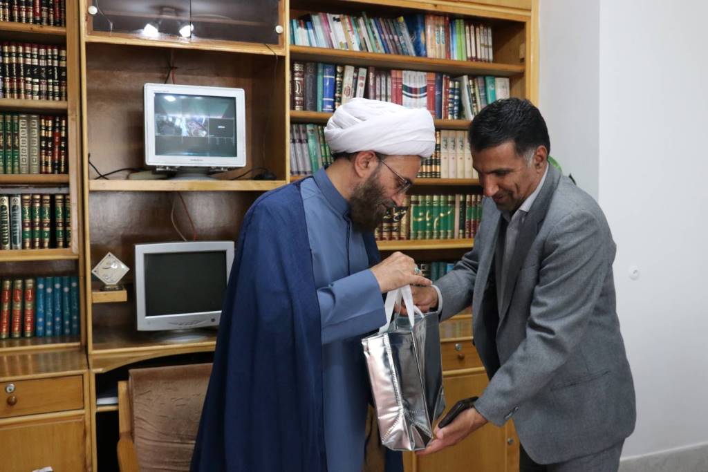 دیدار سرپرست اداره کل خراسان رضوی با امام جمعه شهرستان سرخس