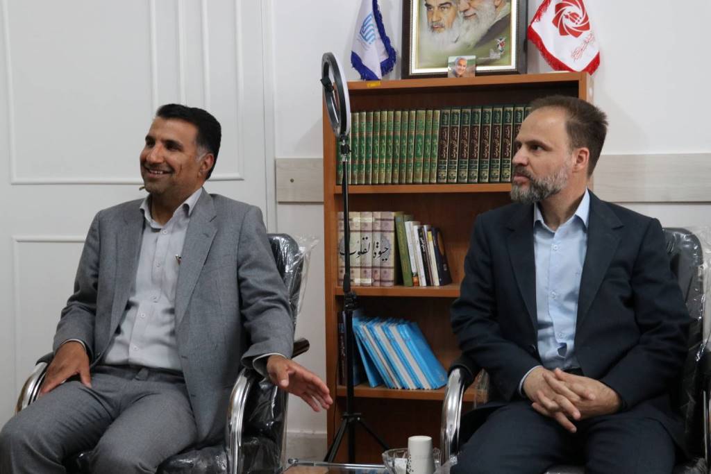 دیدار سرپرست اداره کل خراسان رضوی با امام جمعه شهرستان سرخس