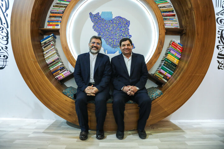 حضور محمدمخبر و مهدی اسماعیلی در غرفه نهاد