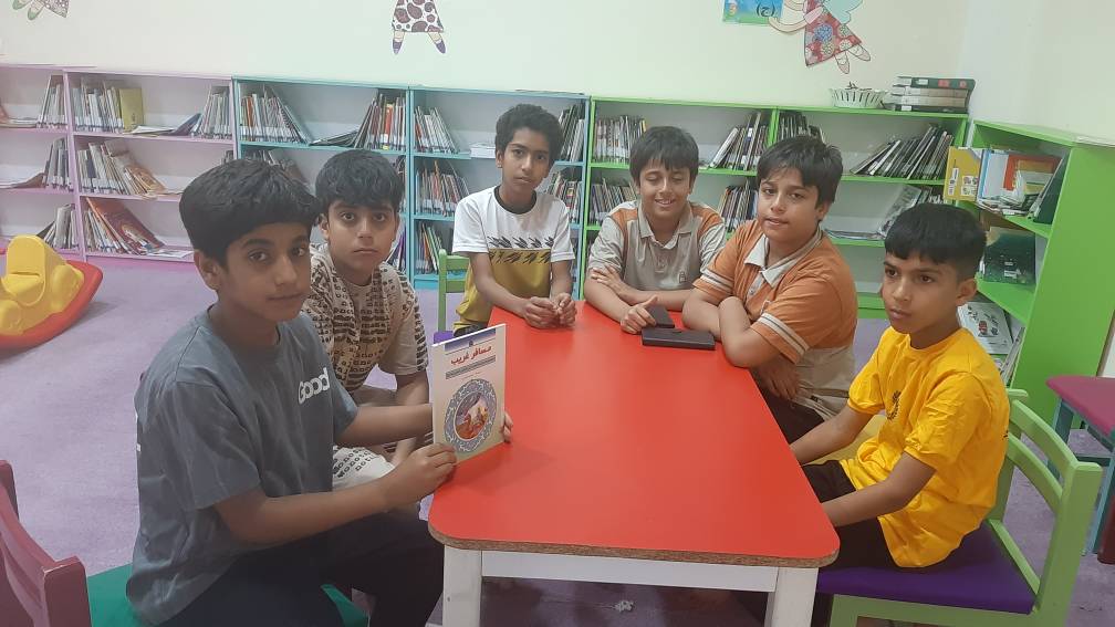 از نشست مطالعاتی کتاب «چت با شیطان» در دبیرستان فردوسی تا نشست جمع خوانی کتاب «مسافر غریب»