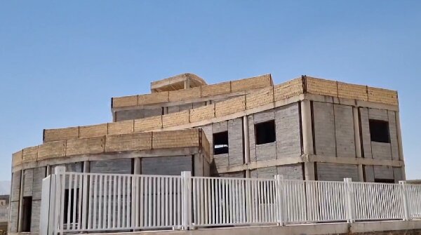 بازدید نماینده کازرون و کوهچنار از کتابخانه مرکزی کازرون