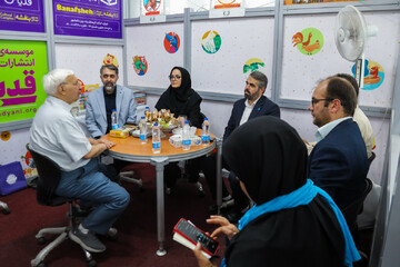 بازدید دبیرکل نهاد از غرفه ناشران در روز هفتم نمایشگاه کتاب