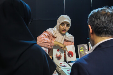 بازدید دبیرکل نهاد از غرفه ناشران در روز هفتم نمایشگاه کتاب