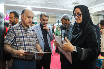 بازدید دبیرکل نهاد از غرفه ناشران در روز هفتم نمایشگاه کتاب