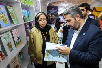 بازدید دبیرکل نهاد از غرفه ناشران در روز هفتم نمایشگاه کتاب