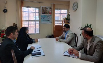 دیدار و گفت وگوی مدیرکل کتابخانه های عمومی استان با خیر مهابادی