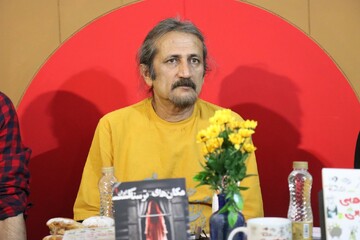 نشست دیدار بانویسنده احمداکبرپور