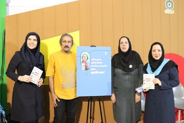 نشست دیدار بانویسنده احمداکبرپور