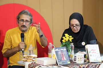 نشست دیدار بانویسنده احمداکبرپور