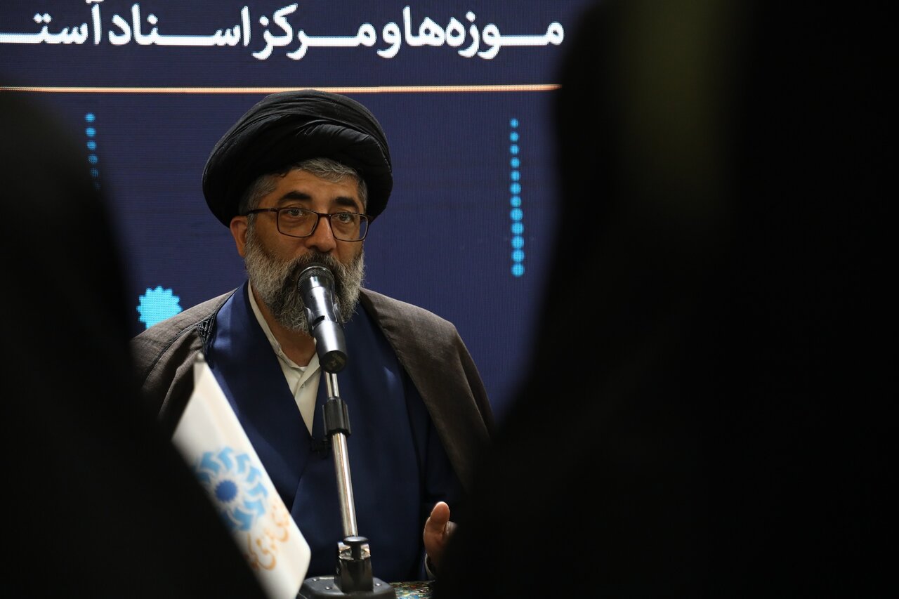 کتابخوانی زیر پرچم امام رضا(ع)؛ آغاز همکاری نهاد و آستان قدس رضوی/ شبکه کتابخانههای عمومی به کتابخانه هزار ساله آستان قدس متصل شد