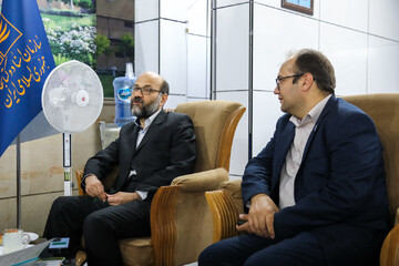 حضور دبیرکل نهاد در غرفه سازمان اسناد و کتابخانه ملی