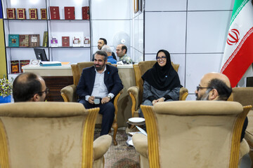 حضور دبیرکل نهاد در غرفه سازمان اسناد و کتابخانه ملی