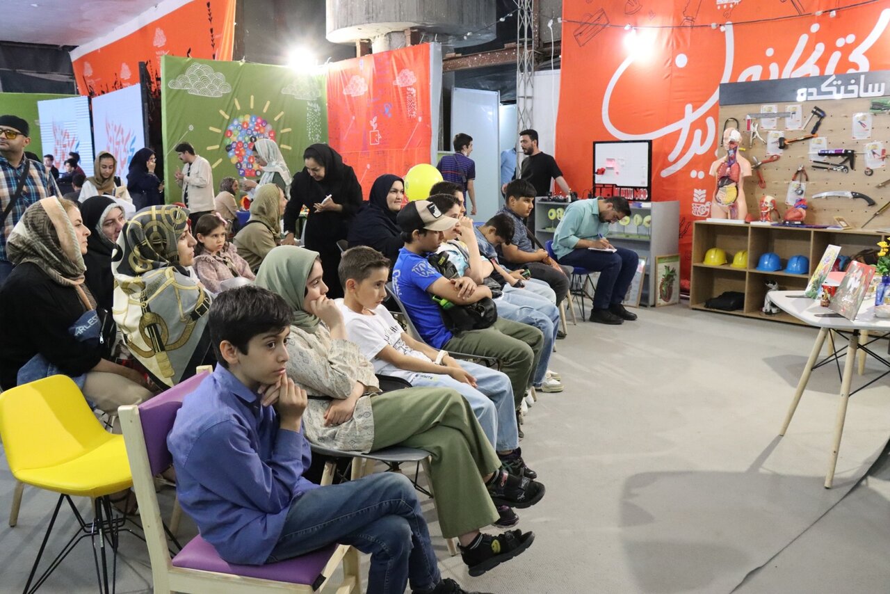 بگذارید بچه‌ها کودکی کنند؛ پیام محمدرضا شمس به والدین/ جهان سوم جایی است که کودکی نادیده گرفته می‌شود/ نویسندگان کودک باید عمر کودکی را افزایش دهند