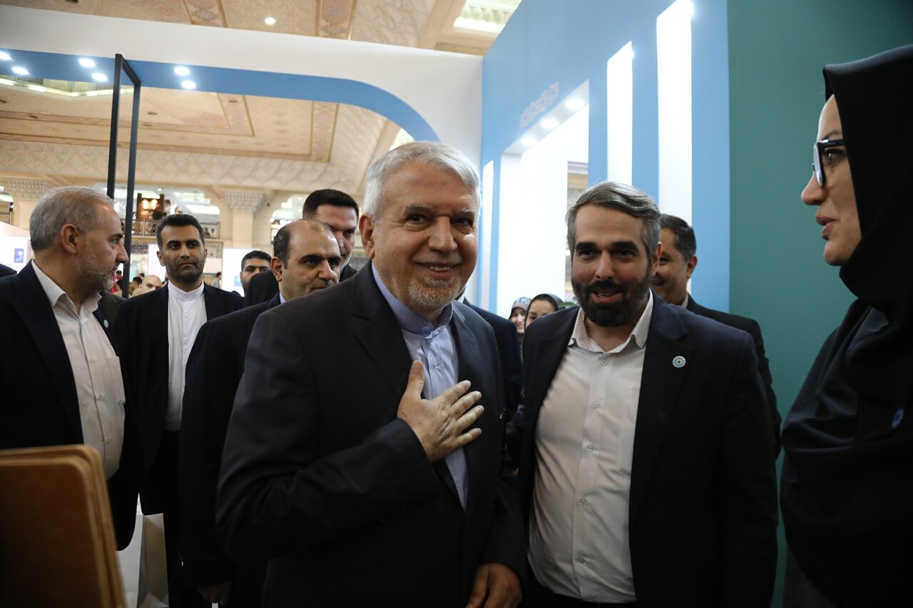 همه باید کنار نهاد کتابخانه‌ها بایستند؛ این نهاد رقیب ندارد، رسالت دارد