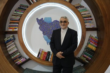 حضور علاء الدین بروجردی در غرفه نهاد