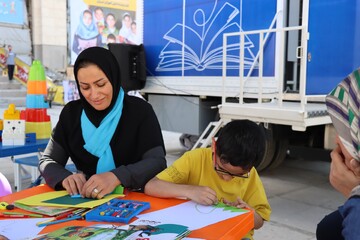 مروری بر فعالیت های کتابخانه سیار در سی و ششمین نمایشگاه بین المللی کتاب تهران