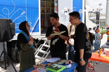 مروری بر فعالیت های کتابخانه سیار در سی و ششمین نمایشگاه بین المللی کتاب تهران