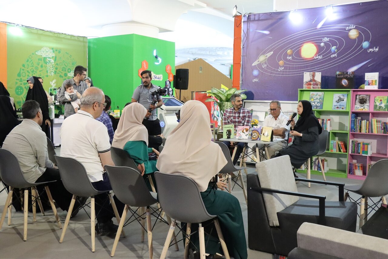 هر عصر، یک ستاره؛ سفر خیالی بچهها با نویسندگان محبوب شان/ نویسندهها آمدند، بچهها پرواز کردند!