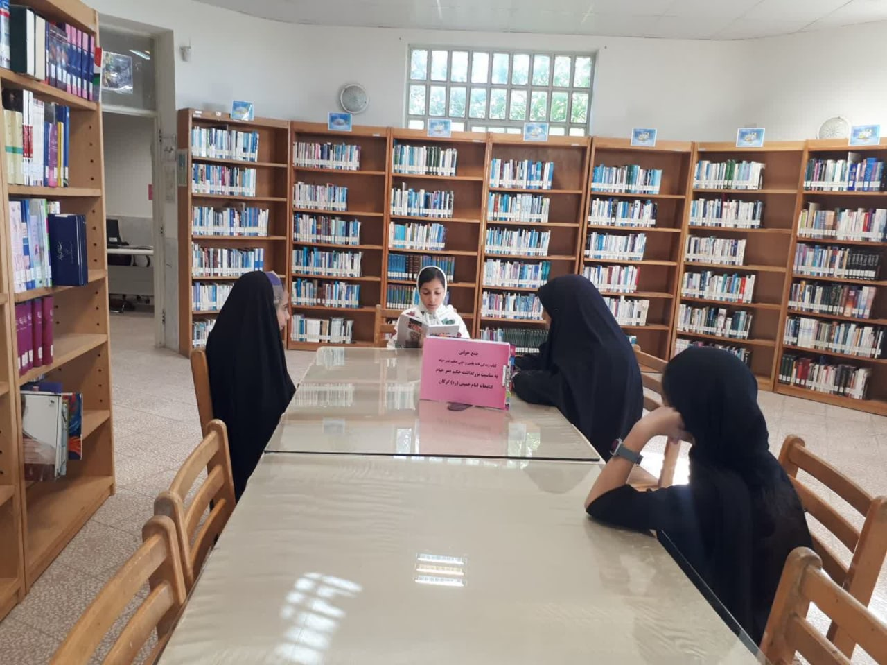 فصل شکوفه‌های دانایی؛ روایت اردیبهشتی کتابخانه‌های عمومی استان مرکزی