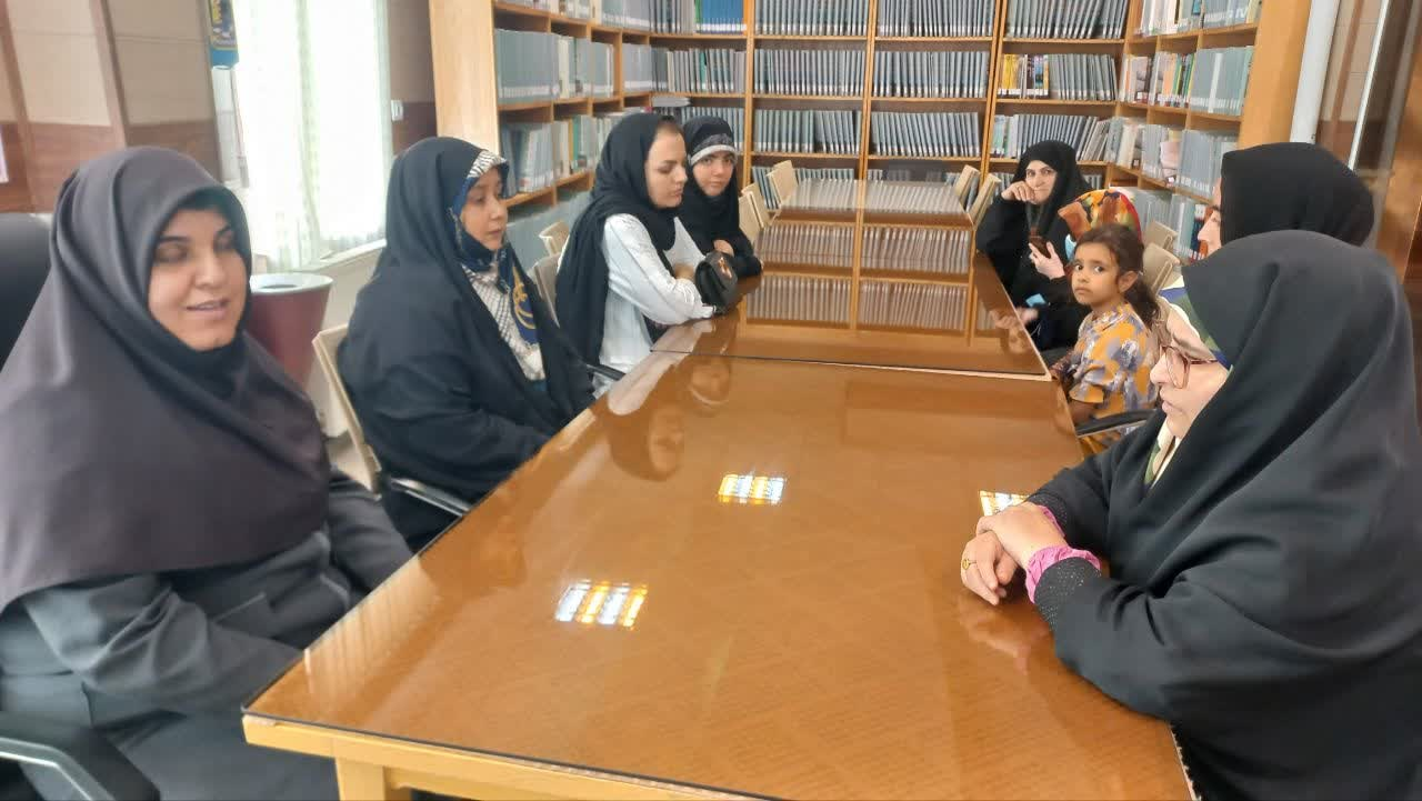 فصل شکوفه‌های دانایی؛ روایت اردیبهشتی کتابخانه‌های عمومی استان مرکزی