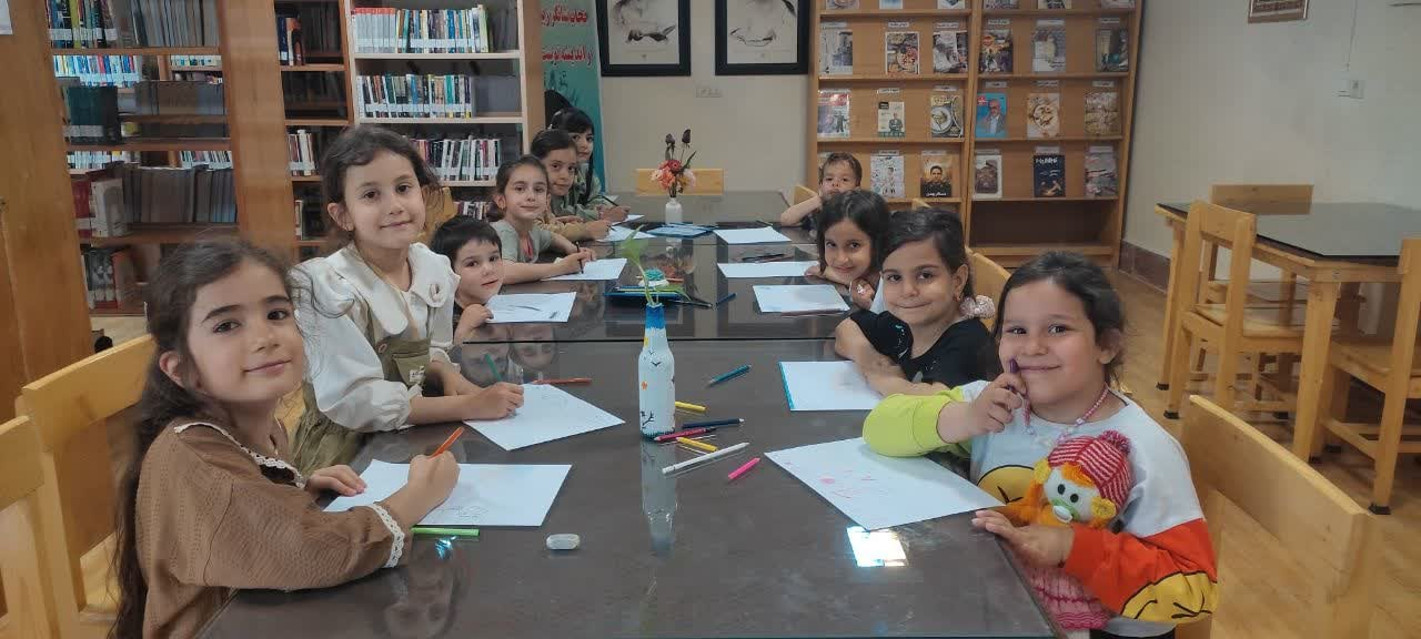 فصل شکوفههای دانایی؛ روایت اردیبهشتی کتابخانههای عمومی استان مرکزی