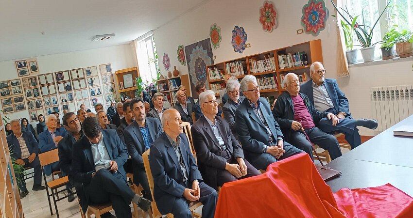 کتاب «مدارس در ایران:آیینه خاطرات مدارس نمین» رونمایی شد