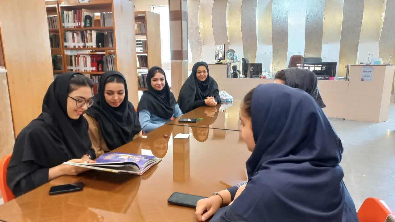 فصل شکوفههای دانایی؛ روایت اردیبهشتی کتابخانههای عمومی استان مرکزی