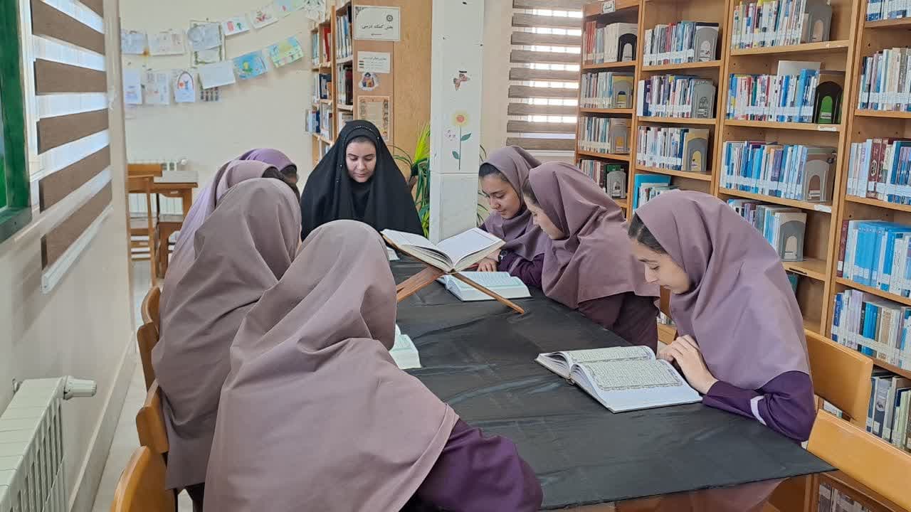 کتابخانه‌های عمومی استان مرکزی، میزبان آیین‌های بزرگداشت شهدای خدمت