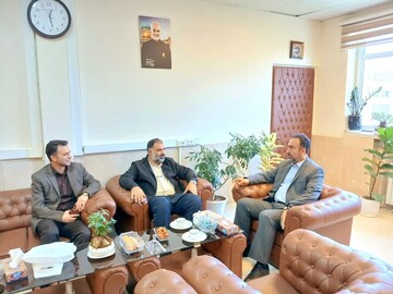 دیدار مدیرکل کتابخانه های عمومی البرز با مدیرکل آموزش و پرورش