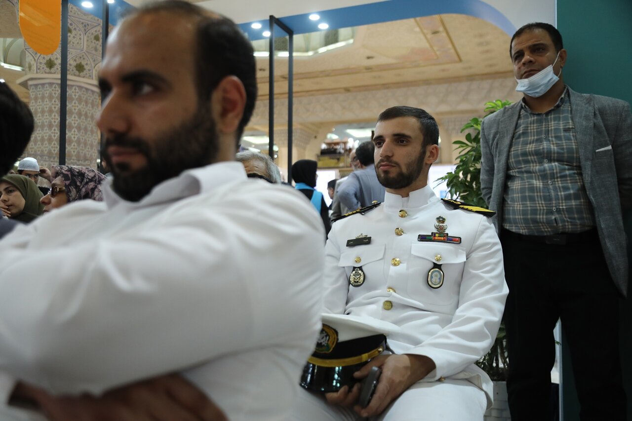 پرچم توسعه مکران بر دوش نیروی دریایی