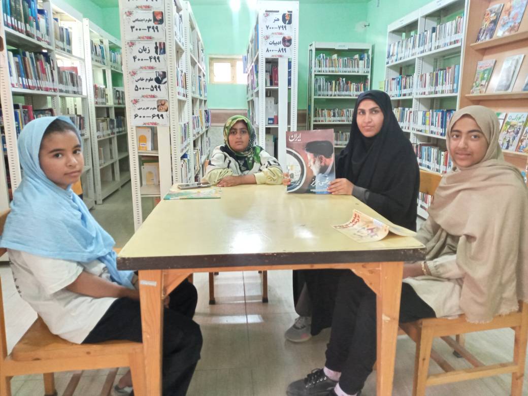 از نشست جمعخوانی کتاب «آقای رئیسجمهور» تا معرفی نشریه ایران با محوریت «رئیسی عزیز»