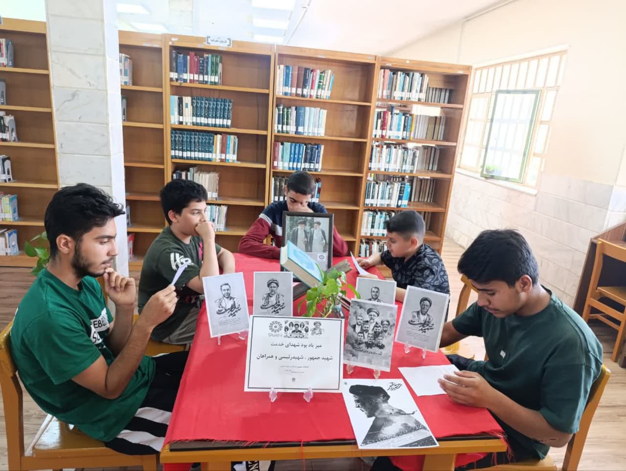 کتابخانههای عمومی استان مرکزی، میزبان آیینهای بزرگداشت شهدای خدمت