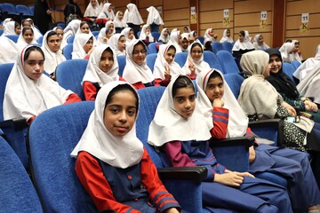 آیین اختتامیه دومین دوره زنگ کتابخوانی یار مهربان در یزد برگزار شد