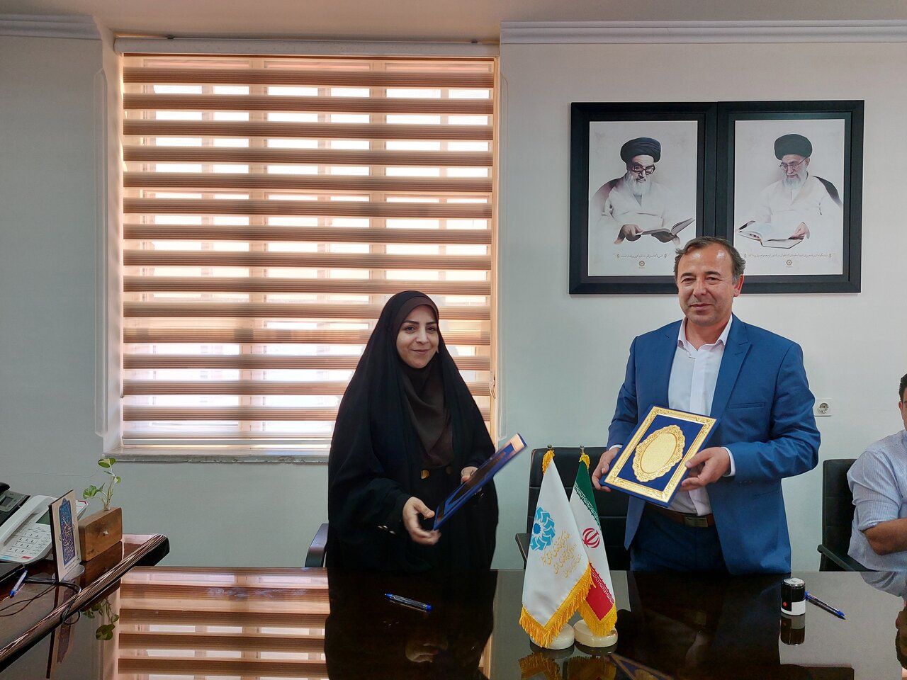 انعقاد تفاهمنامه همکاری ادارهکل کتابخانههای عمومی آذربایجانغربی و بنیاد علمی آموزشی قلمچی