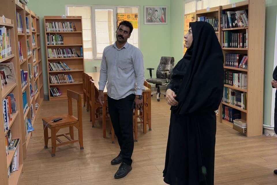 بازدید مدیرکل از کتابخانه‌های عمومی شهرستان‌های آبدانان و دره‌شهر