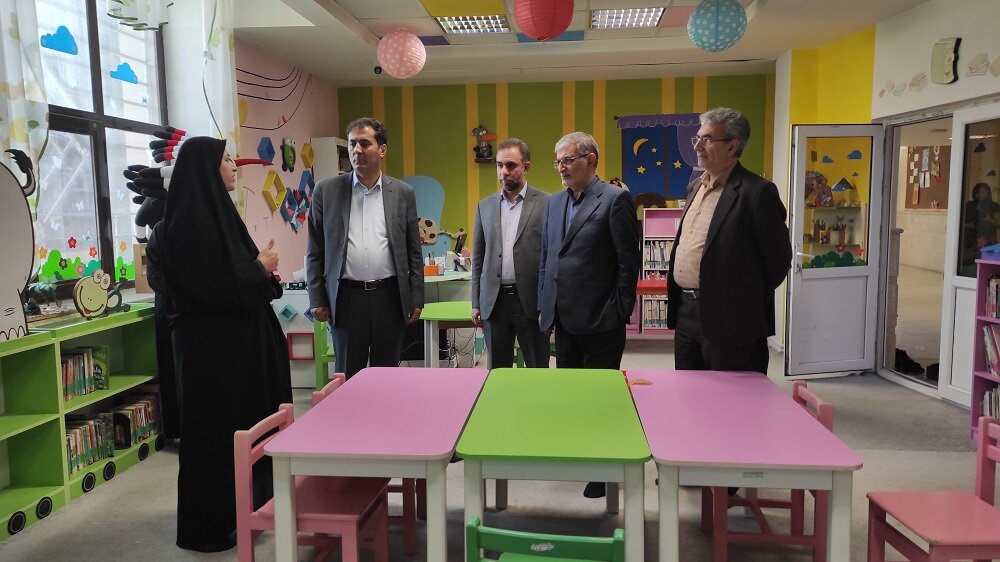 بازدید رییس امور فرهنگ، ورزش و گردشگری سازمان برنامه و بودجه کشور از کتابخانه مرکزی اردبیل