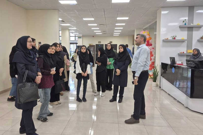 بازدید دانشجویان و اساتید رشته کتابداری دانشگاه خلیج فارس، از کتابخانه عمومی خلیج فارس بوشهر