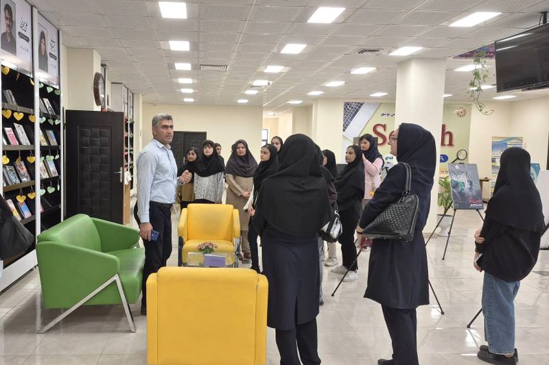 بازدید دانشجویان و اساتید رشته کتابداری دانشگاه خلیج فارس، از کتابخانه عمومی خلیج فارس بوشهر