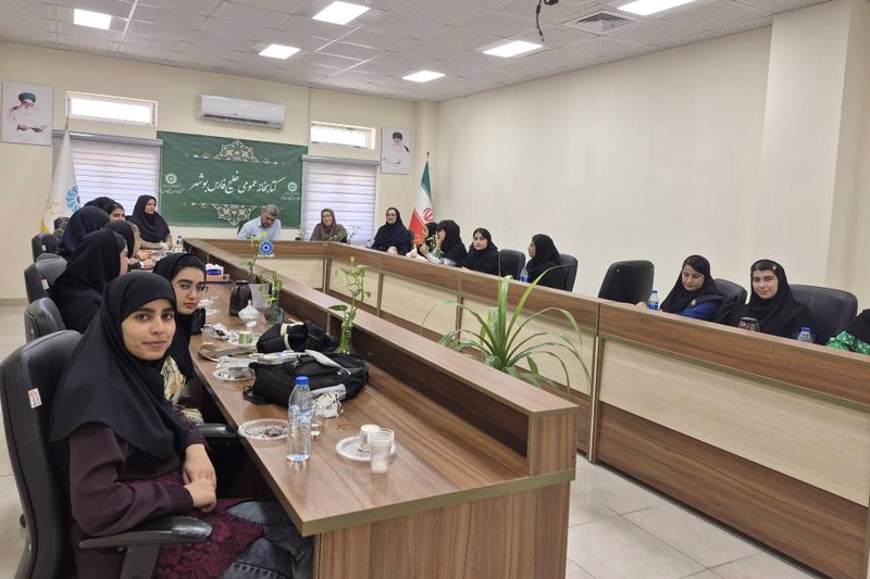 بازدید دانشجویان و اساتید رشته کتابداری دانشگاه خلیج فارس، از کتابخانه عمومی خلیج فارس بوشهر