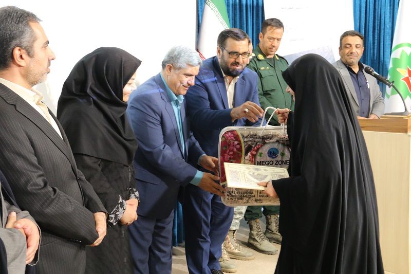 کتاب «نجوای بی‌پایان» در سنندج رونمایی شد