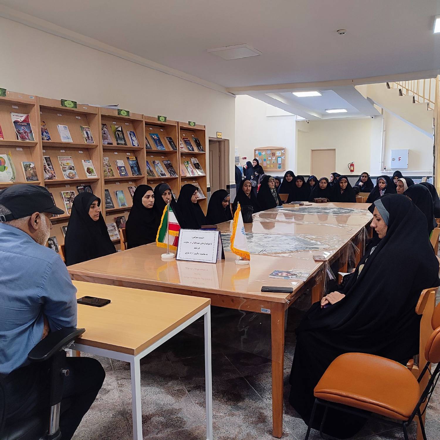 ویژه برنامه «نشست معرفتی» با موضوع نقش بانوان در مقاومت برگزار شد