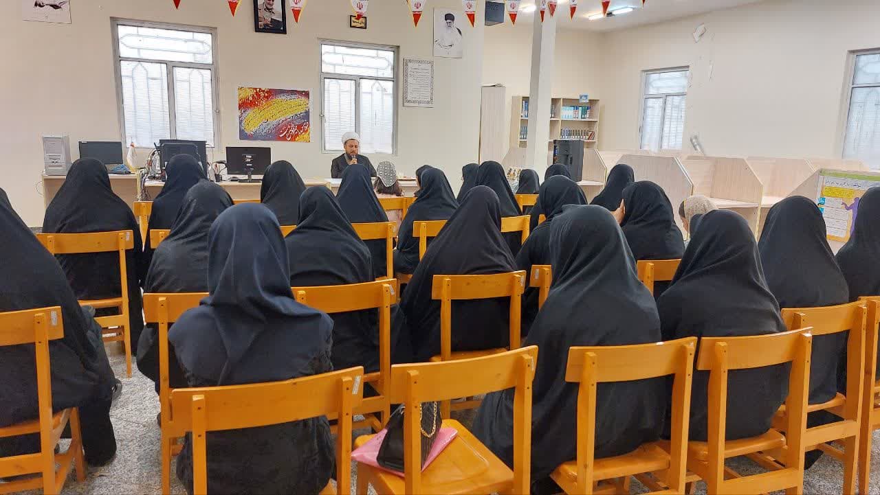 روایت مقاومت و پیروزی در کتابخانههای عمومی استان مرکزی