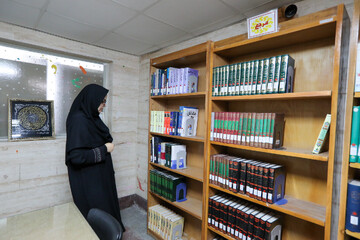 بازدید دبیرکل نهاد از کتابخانه عمومی آیت الله اراکی شهر اراک