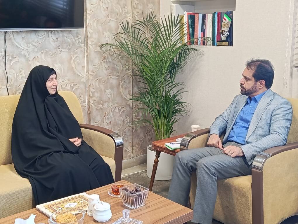 توسعه عادلانه خدمات نوین کتابخوانی با گسترش کتابخانه‌های سیار و مرکزی