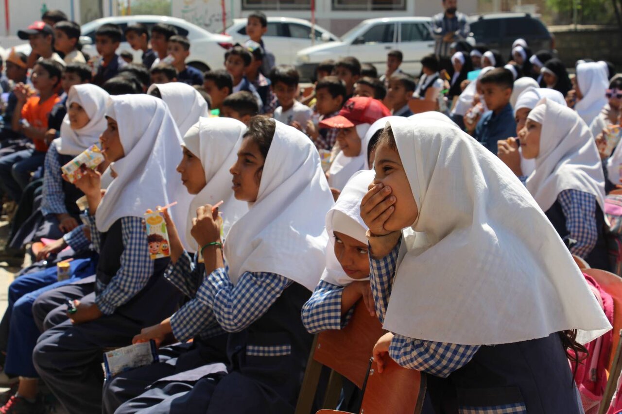 «مثبت کتابخووون» در مدرسه رودکی روستای کماسی برگزار شد