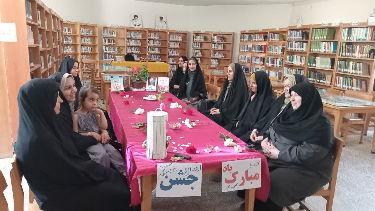 برنامه‌های فرهنگی و آموزشی در کتابخانه‌های استان مرکزی برگزار شد