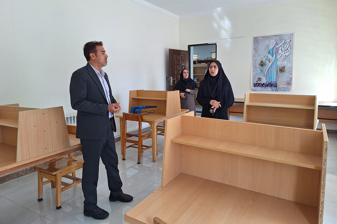 بازدید مدیرکل کتابخانه‌های عمومی ایلام از کتابخانه عمومی شهید رجایی چوار